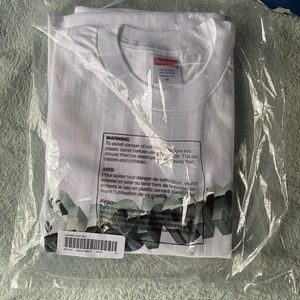Supreme chrome logo Size medium